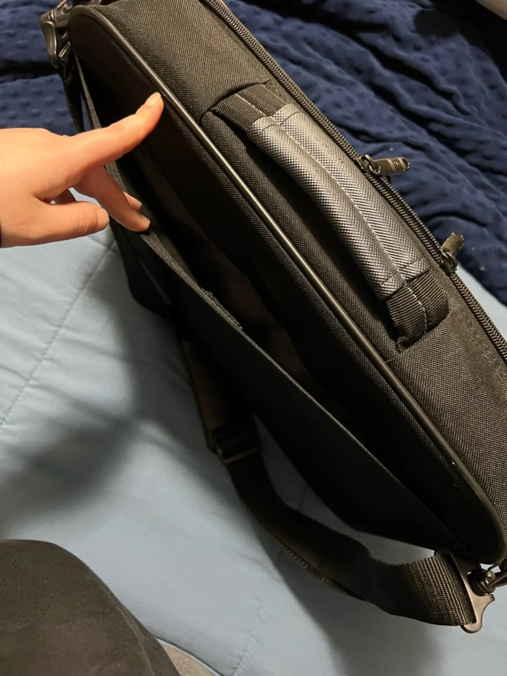 Case Logic Black Laptop Messenger Bag with Shoulder Strap